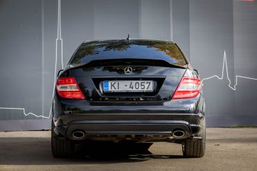 MERCEDES BENZ C320