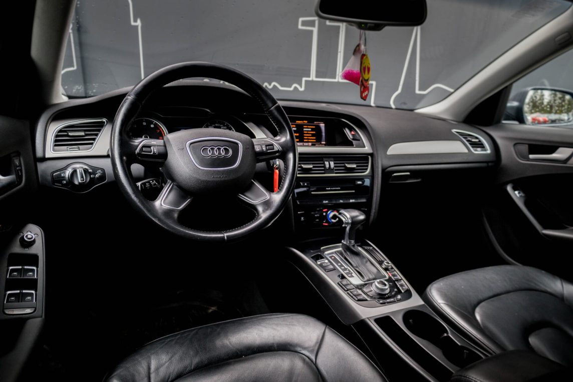 AUDI A4 LIMOUSINE