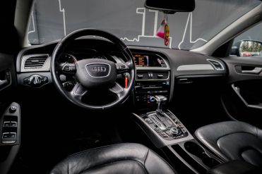 AUDI A4 LIMOUSINE