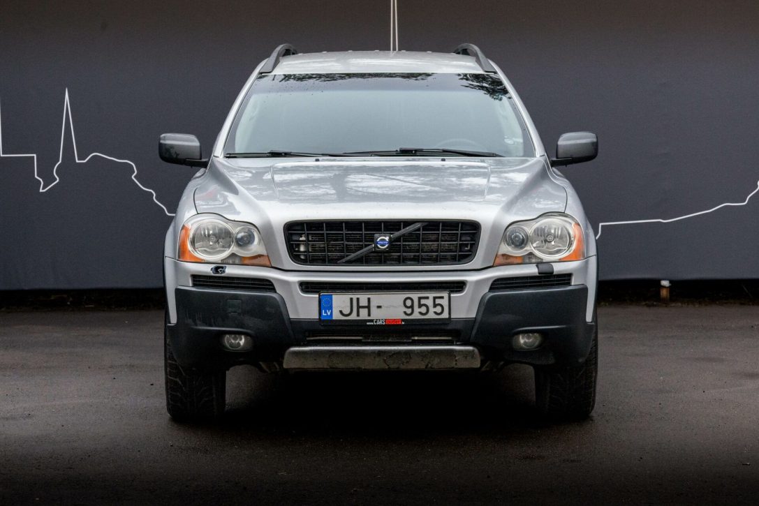 VOLVO XC90
