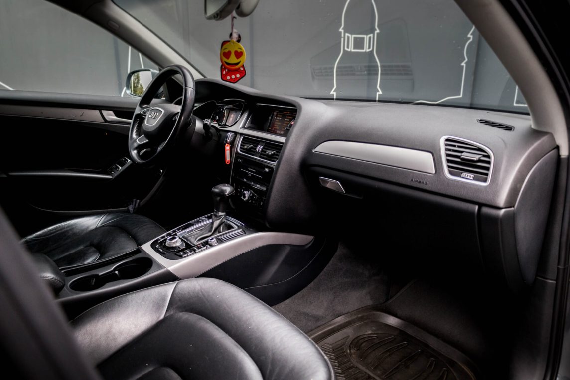 AUDI A4 LIMOUSINE