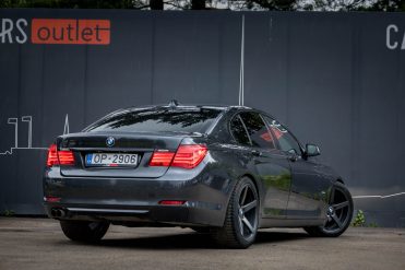 BMW 730