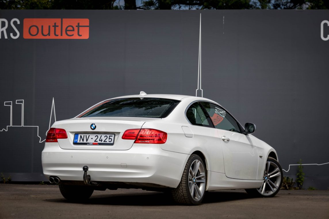 BMW 330