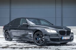 BMW 740