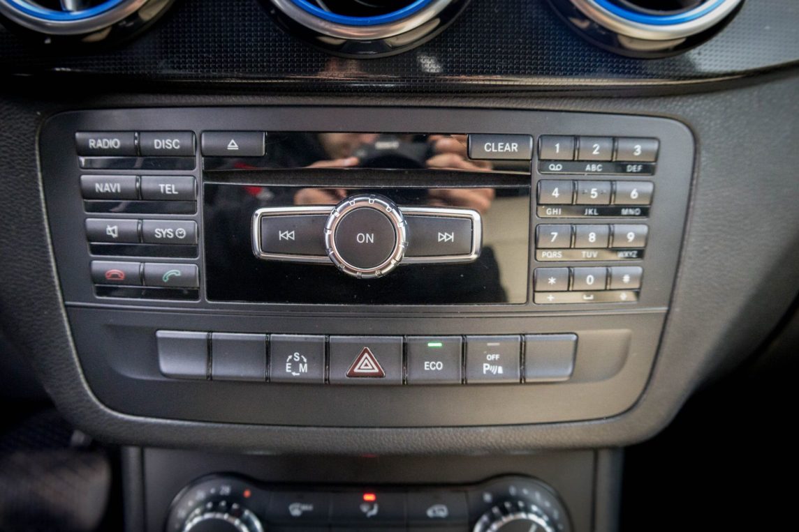 MERCEDES BENZ B 180