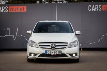 MERCEDES BENZ B 200