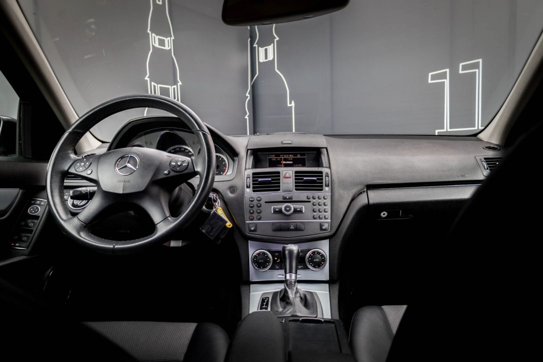 MERCEDES BENZ C 200