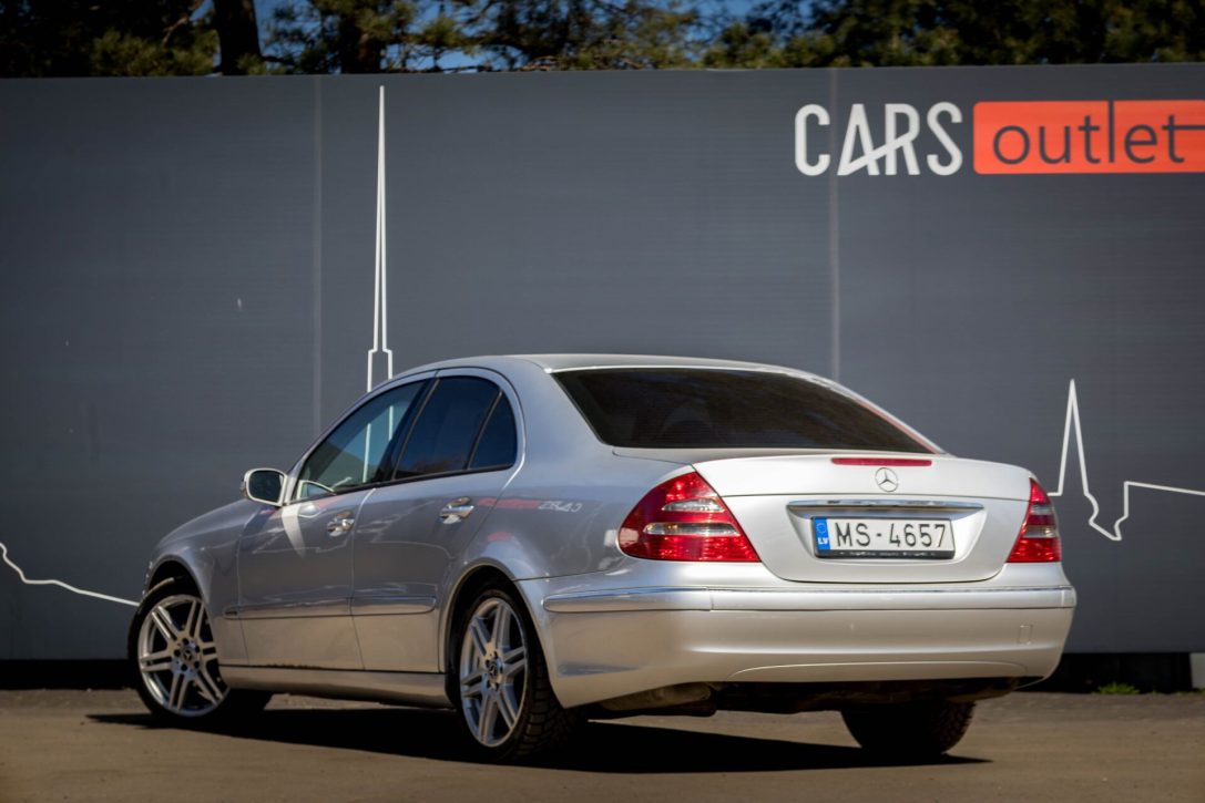 MERCEDES BENZ E270