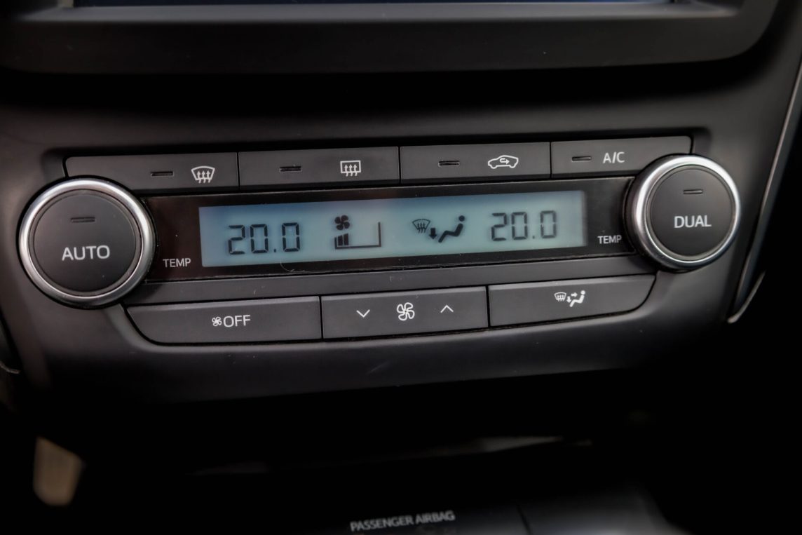 TOYOTA AVENSIS