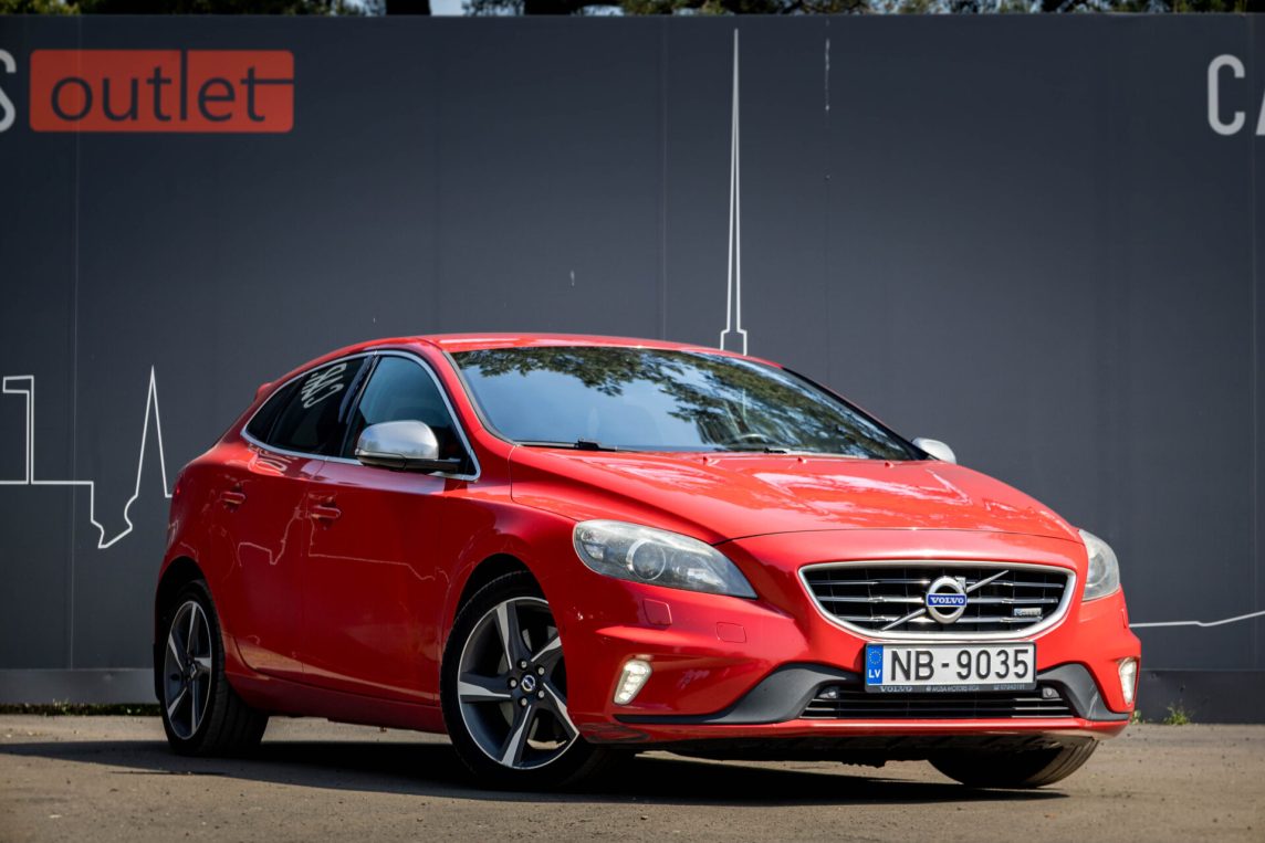 VOLVO V40