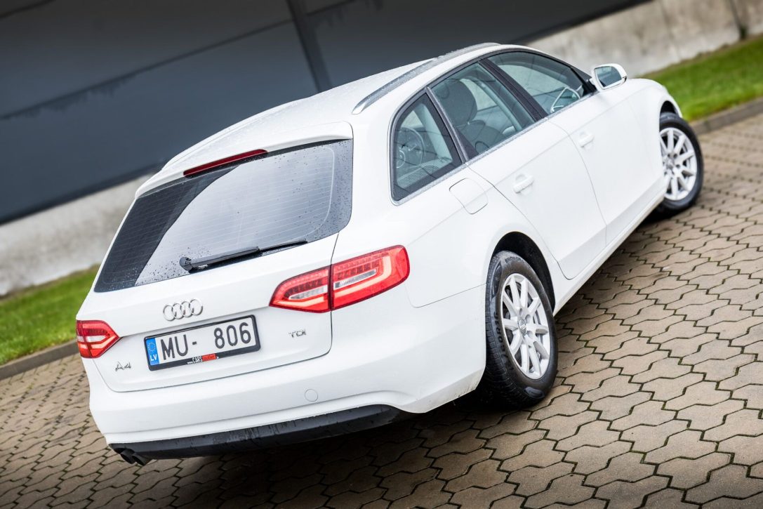 AUDI A4 AVANT