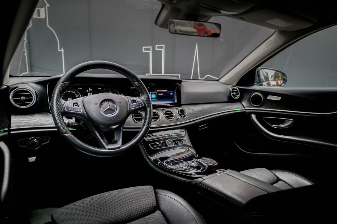 MERCEDES BENZ E 220 D 4MATIC