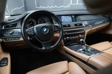 BMW 730