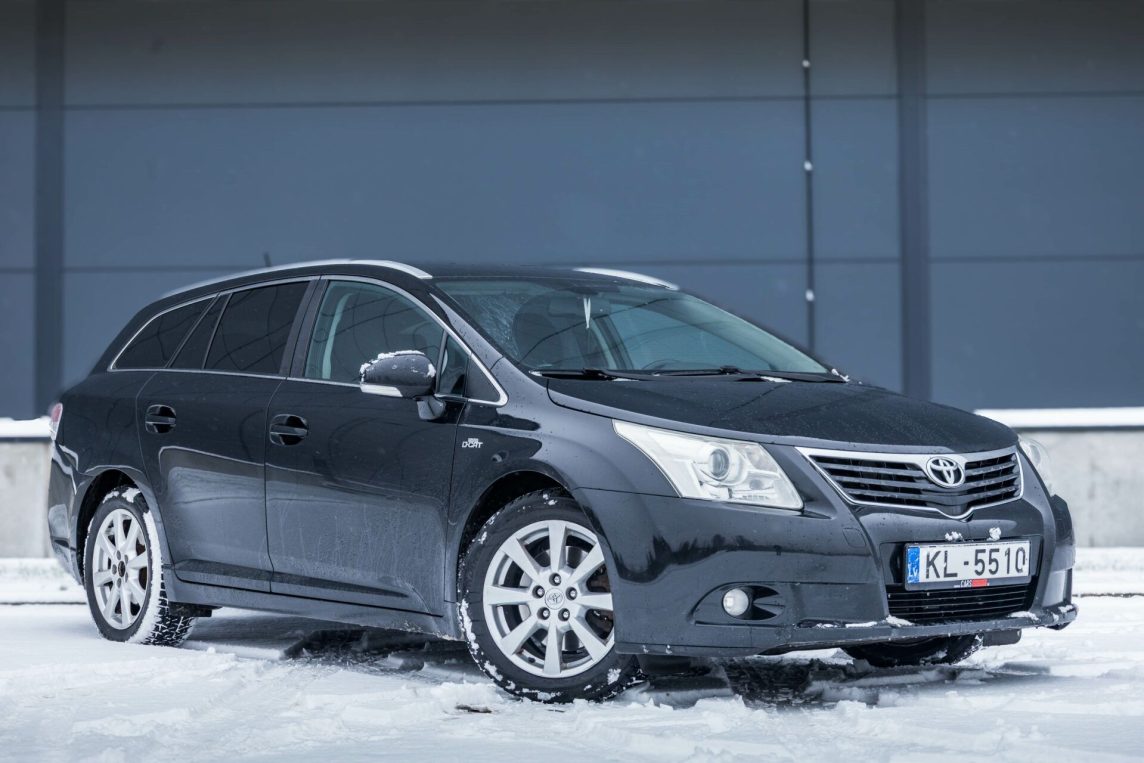 TOYOTA AVENSIS