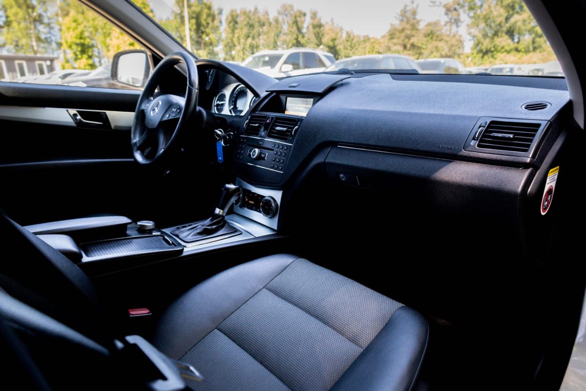 MERCEDES BENZ C220