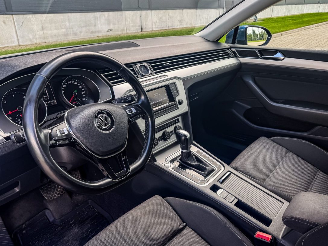 VW PASSAT