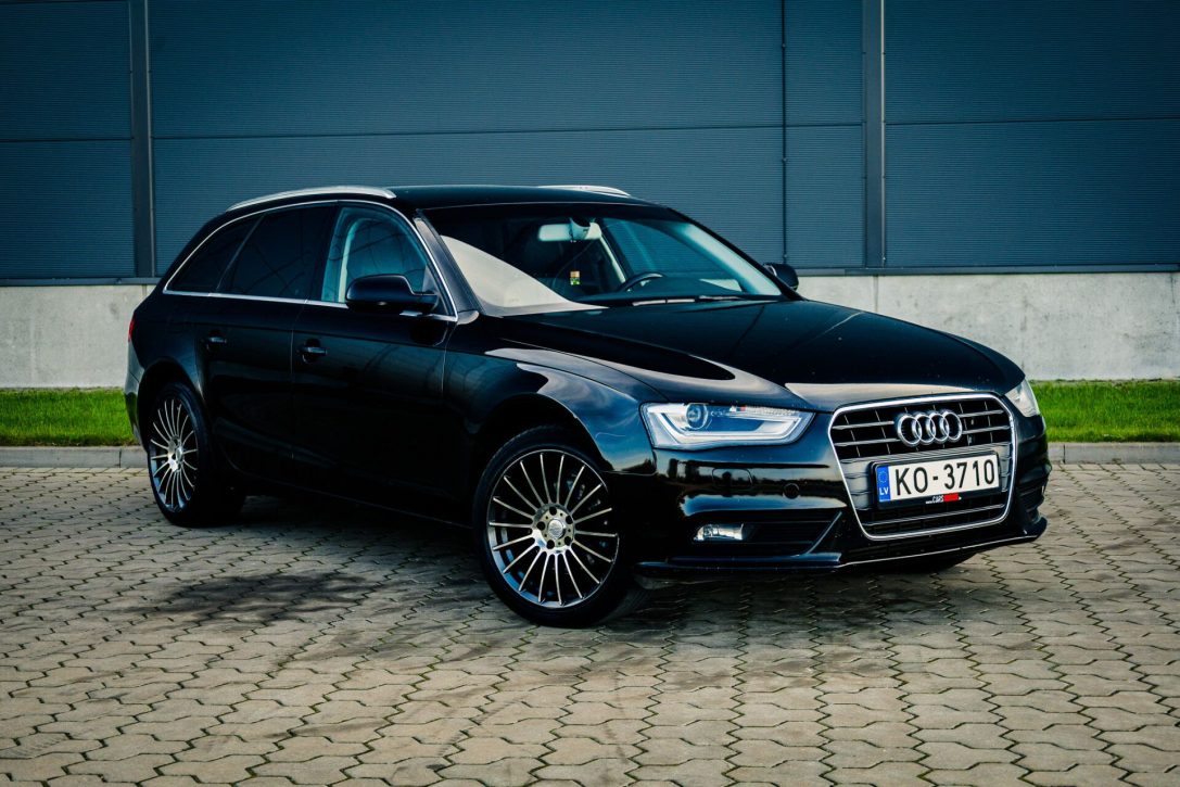 AUDI A4 AVANT