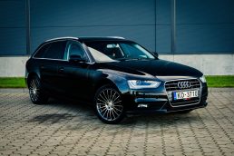 AUDI A4 AVANT