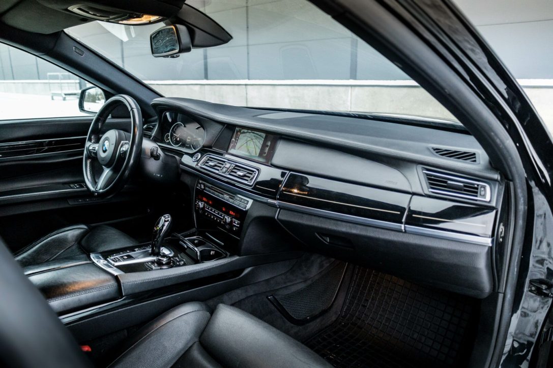 BMW 740