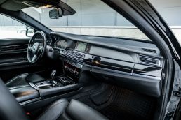 BMW 740
