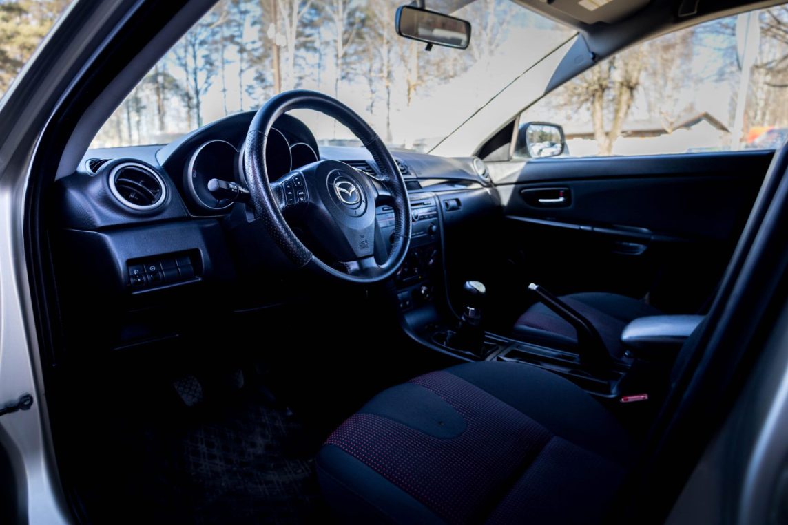 MAZDA 3