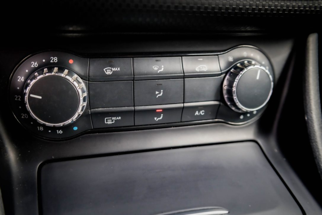 MERCEDES BENZ A180