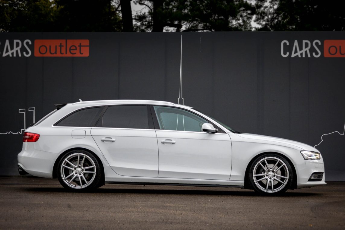AUDI A4 AVANT