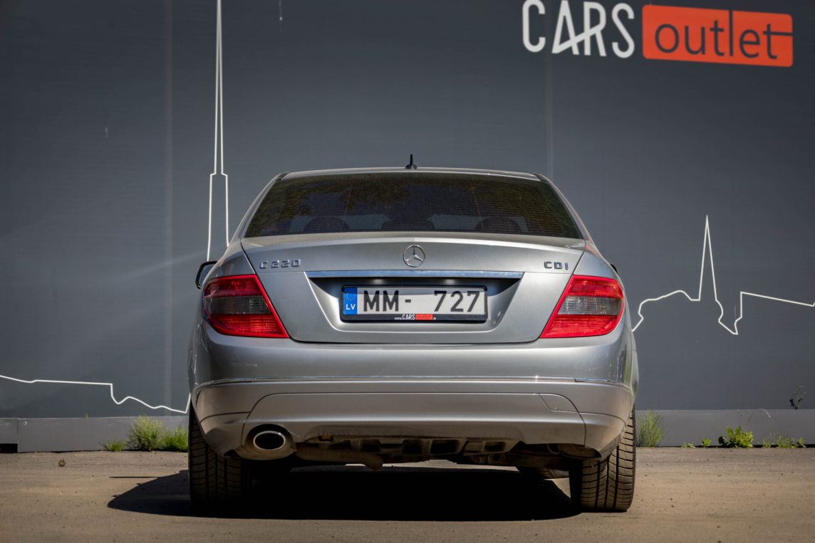 MERCEDES BENZ C220