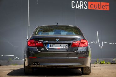 BMW 525