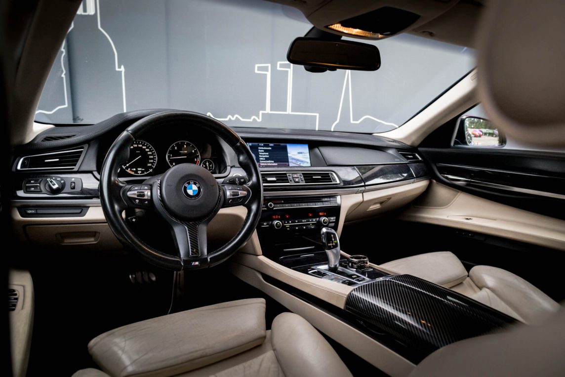 BMW 740