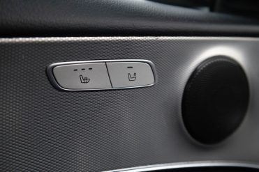 MERCEDES BENZ E220 D