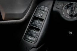 MERCEDES BENZ C 300