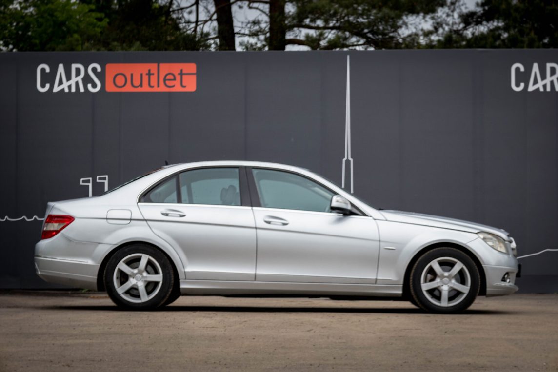 MERCEDES BENZ C220