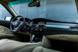 BMW 523