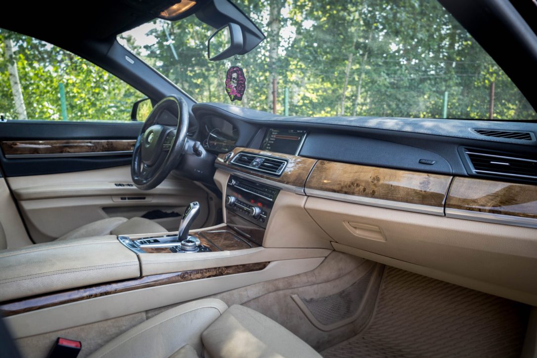 BMW 730