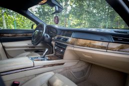 BMW 730