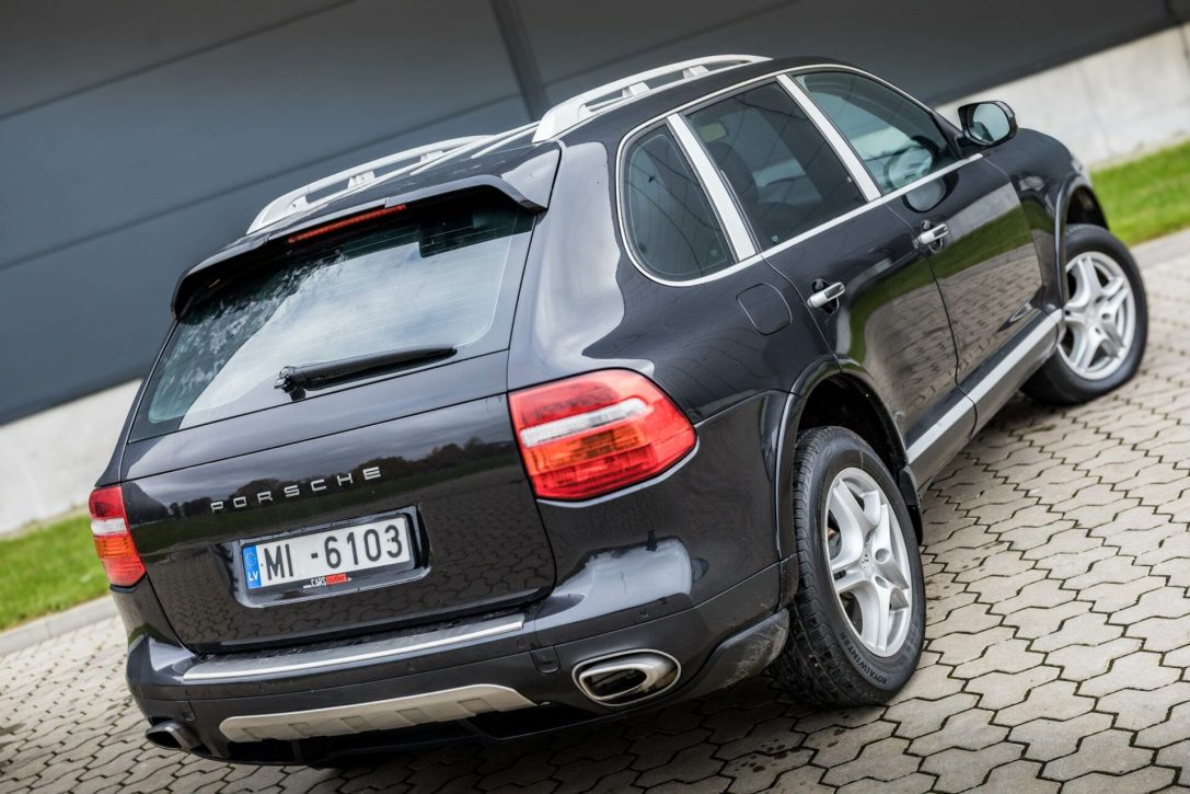PORSCHE CAYENNE