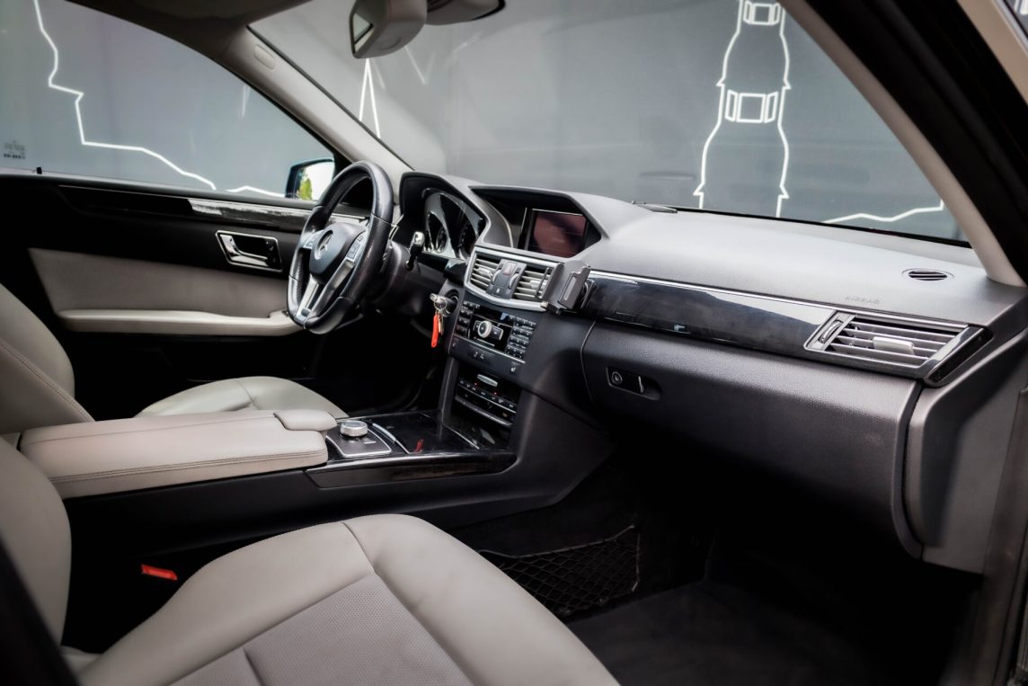 MERCEDES BENZ E350