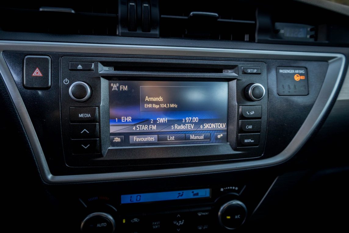 TOYOTA AURIS