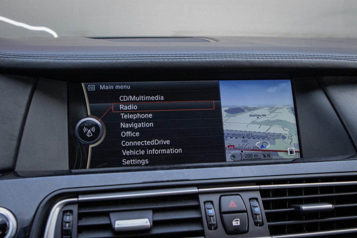 BMW 740