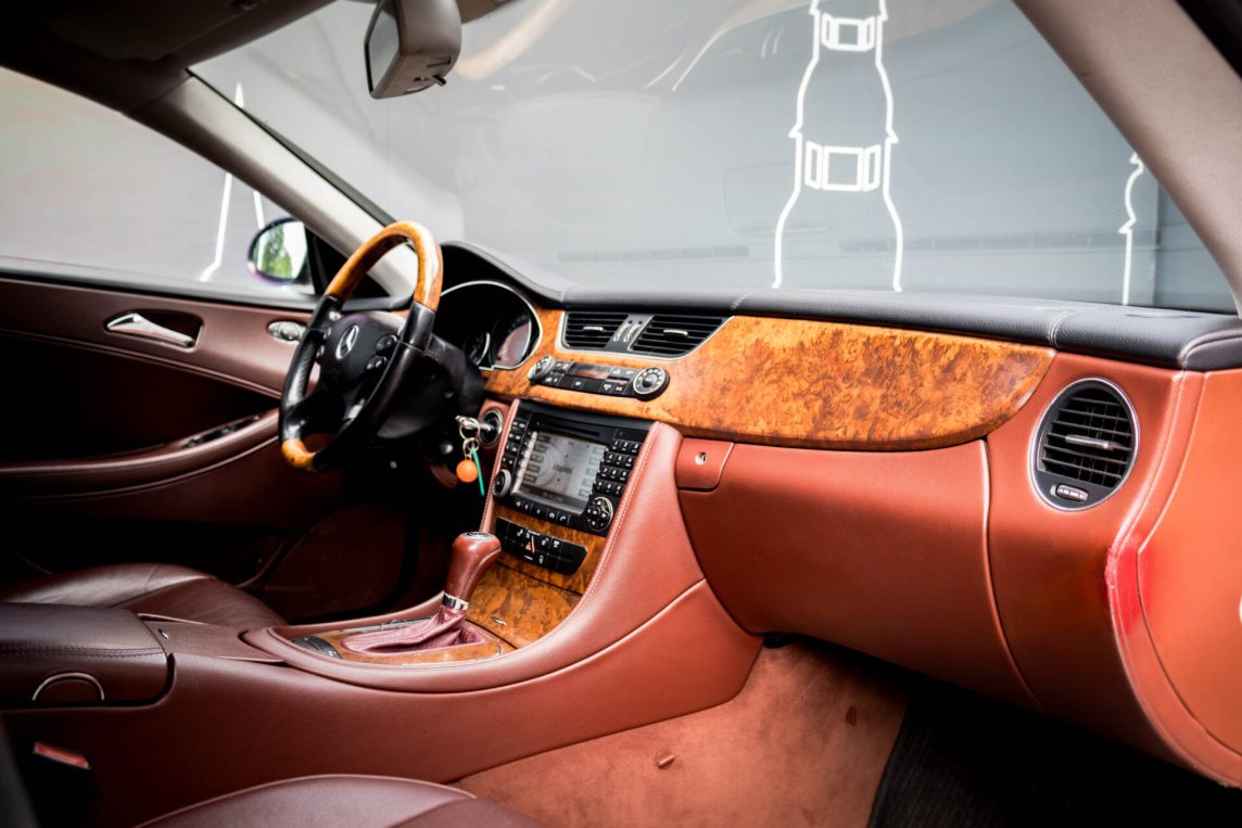 MERCEDES BENZ CLS 320