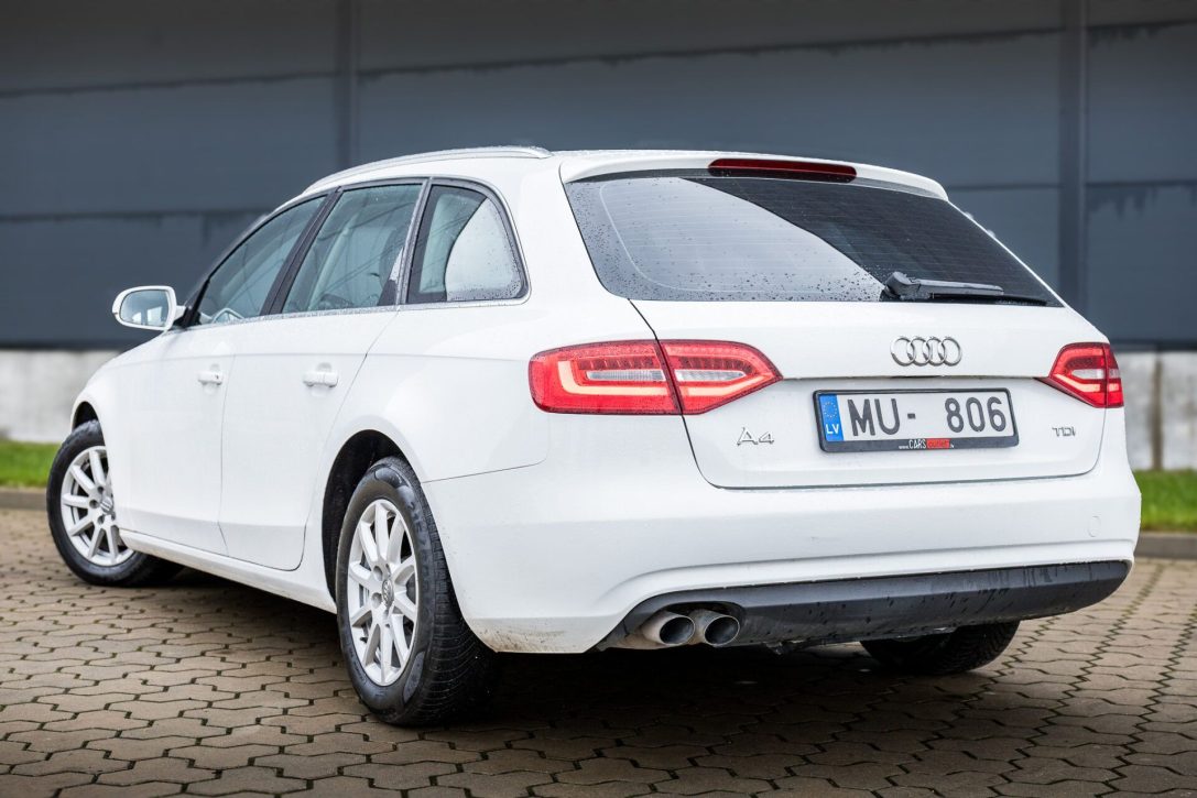 AUDI A4 AVANT