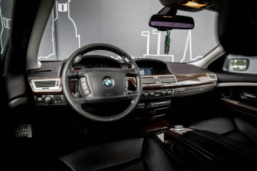 BMW 730