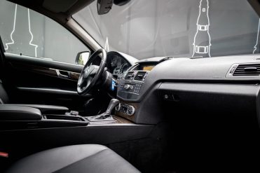 MERCEDES BENZ C220