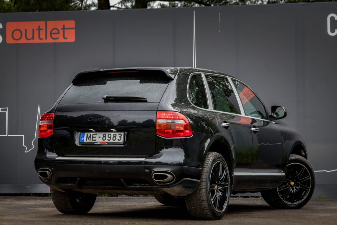 PORSCHE CAYENNE
