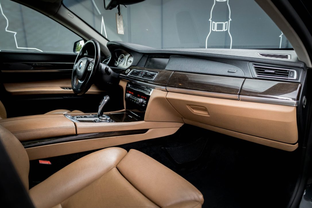 BMW 730