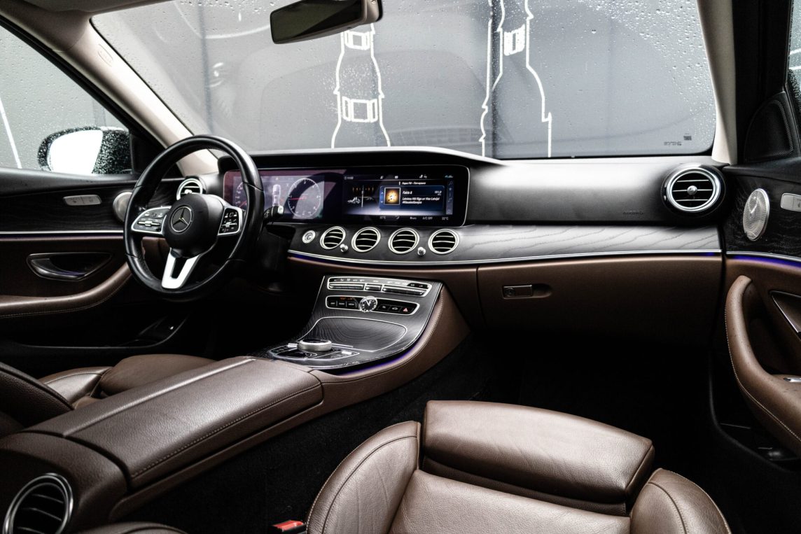 MERCEDES BENZ E200 D