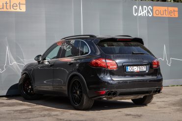 PORSCHE CAYENNE TURBO S