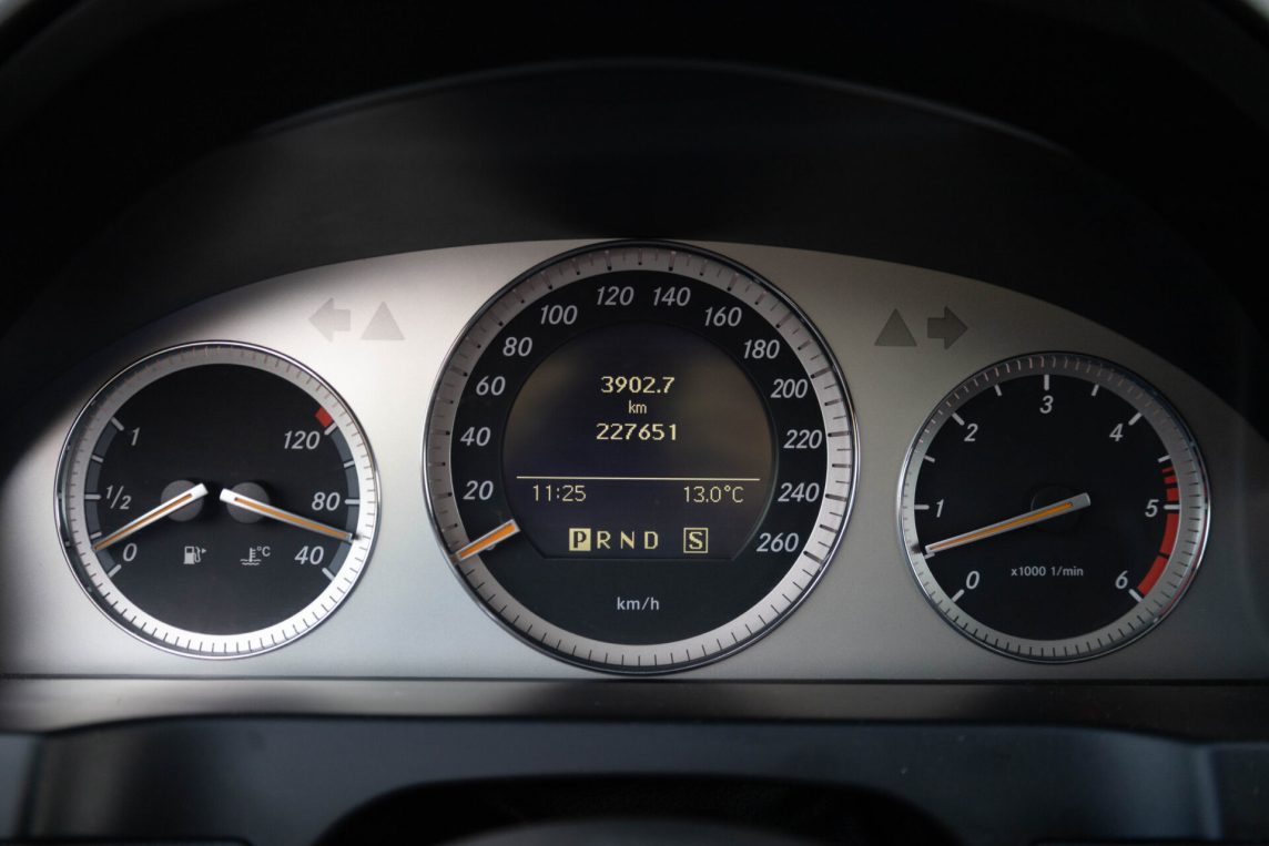 MERCEDES BENZ C320