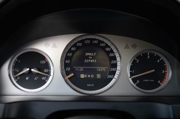 MERCEDES BENZ C320